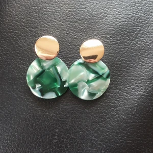 Örhängen  - Fina örhängen från Glitter som tyvärr inte kommer till användning längre