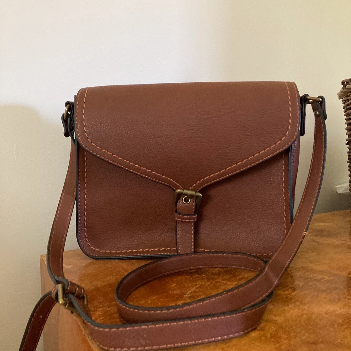 Axelväska läderimitation 