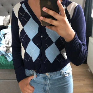 inget - säljer denna fina tröja för att jag aldrig använder den. den är använd en gång(köpare står för frakt)❤️