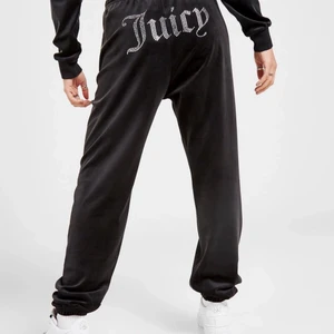 Juicy couture byxor från zalando  - Inte flare, använda runt 2-3 gånger, alla diamanter är kvar, jag står för frakt😊 
