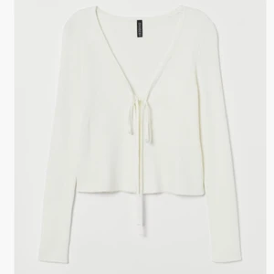 Kofta - Jättefin kofta som är knappt använd säljer den pågrund av inte min stil längre, köparen står för frakten☺️💕