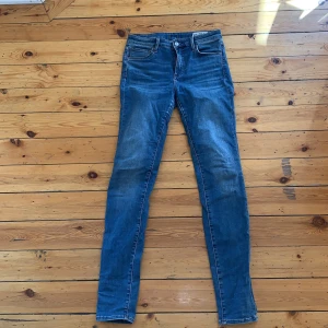 Cricket Jeans POW High 29/32 - säljer mina crocker jeans i strlk 29/32 som är i nyskick!