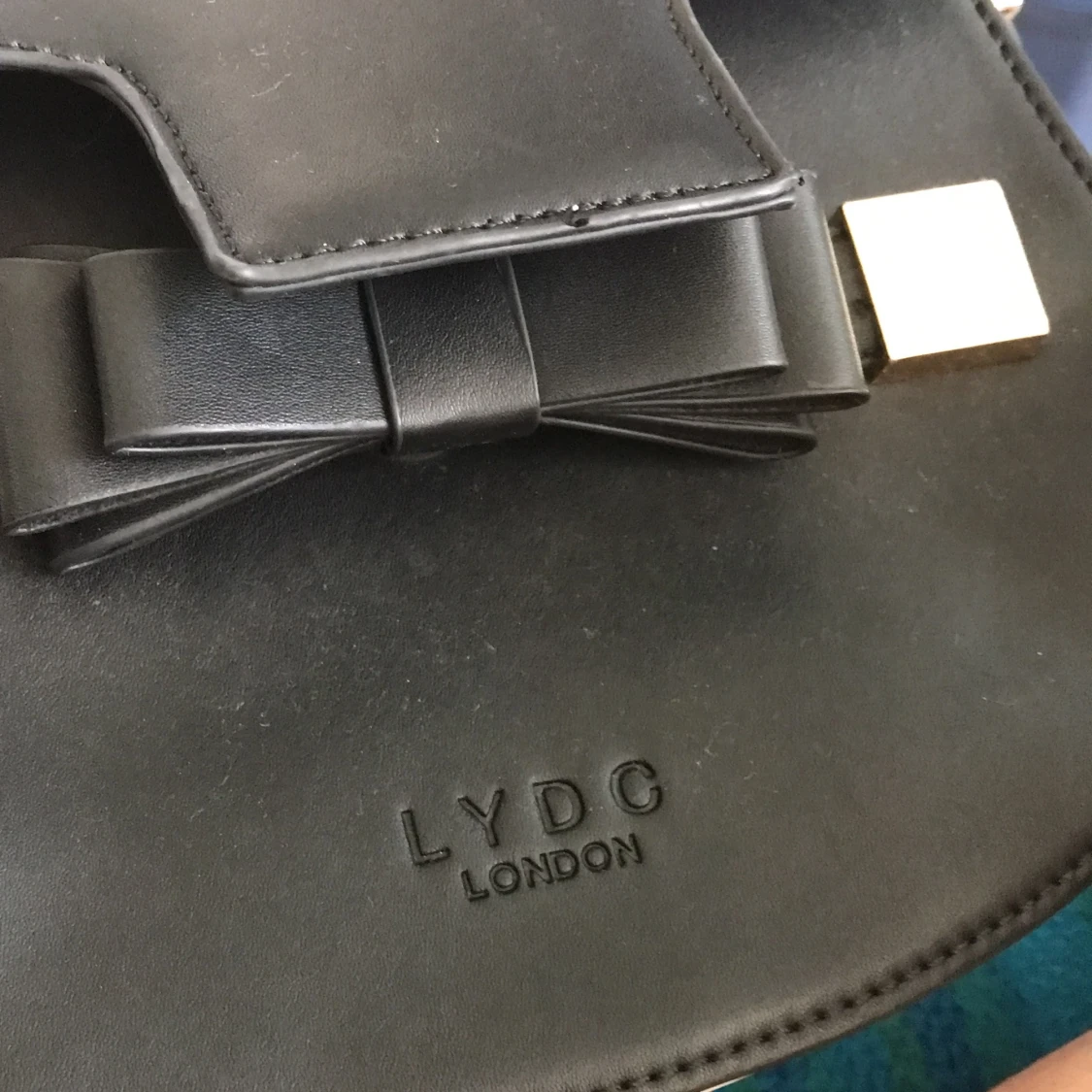 Axelremsväska svartvita  - 91