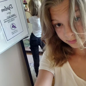 Byxor xs - Svarta sköna byxor i xs! Mycket "fick detaljer" både bak och fram. Köparen står för frakten men kan möjligtvis mötas upp runt Stockholm!