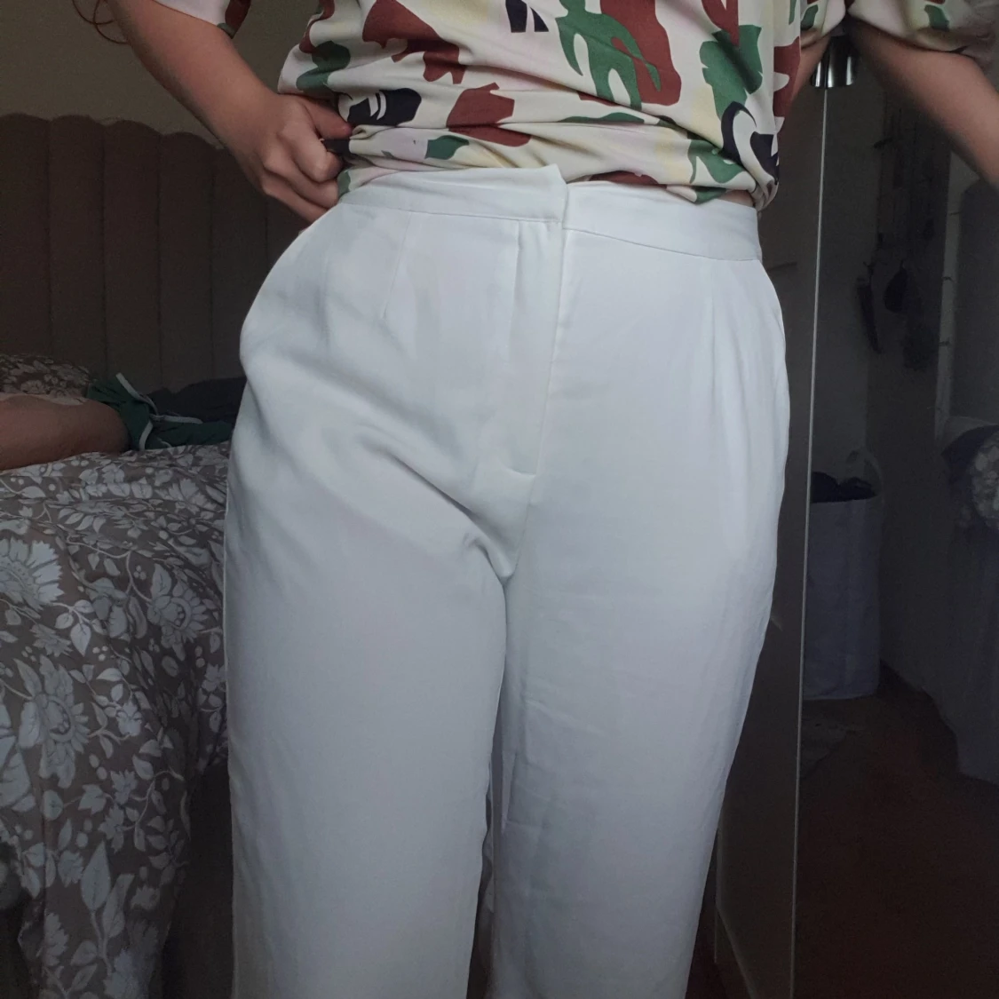Vita långbyxor strl 40
