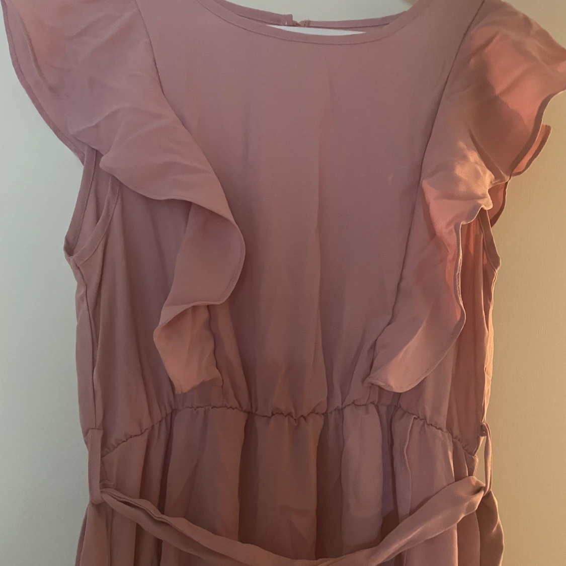 Långklänning med midjeband storlek M - 90