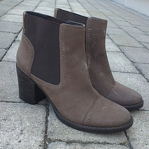 Skinskor  - Det är äkta skin! Nya kostar dem 1200kr! 