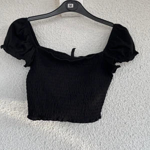 Crop top - En crop top från H&M i stl s men passar mig som har stl xs