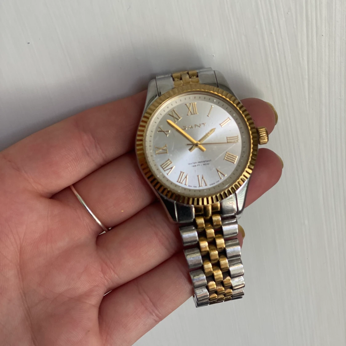 Gant klocka i guld och silver  - 90