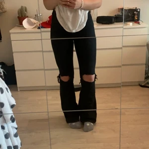 Jeans  - Snygga svarta jeans, nypris -600 kr Mitt pris -150
