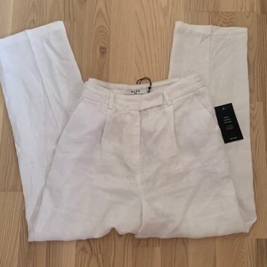 linnebyxor - Supersnygga linnebyxor från nakd, lapp finns kvar, slutsålda på hemsidan. Storlek 38 men passar även 36💗💗