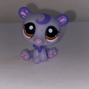 Little Pet shop - Säljer mina gamla Pet shops. De har gått upp i värde eftersom att de inte går att få tag på längre. Men jag har valt att sälja dessa för 15 kr st. Hör av dig privat om du är intresserad 💕 Köparen står för frakten, den blir olika beroende på hur många du köper🤩