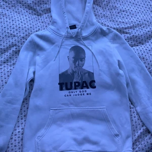 2 pac hoodie - 2 pac hoodie sällan använd pris kan diskuteras 