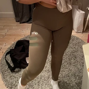 Träningstights - Fin grön färg använda max 2 gånger💜