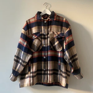 Zara jacka - Rutig höst- eller vårjacka/overshirt från Zara! Så fin och sparsamt använd! 