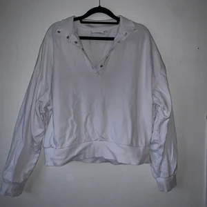 Weekday tröja - Vit tröja från Weekday i strl S men lite oversized. I bra skick. 