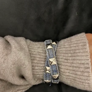 Nitarmband - Blått nitarmband!🥰(Lägger upp igen pga har fått in flera)❤️om många är intresserade så blir det budgivning🥰