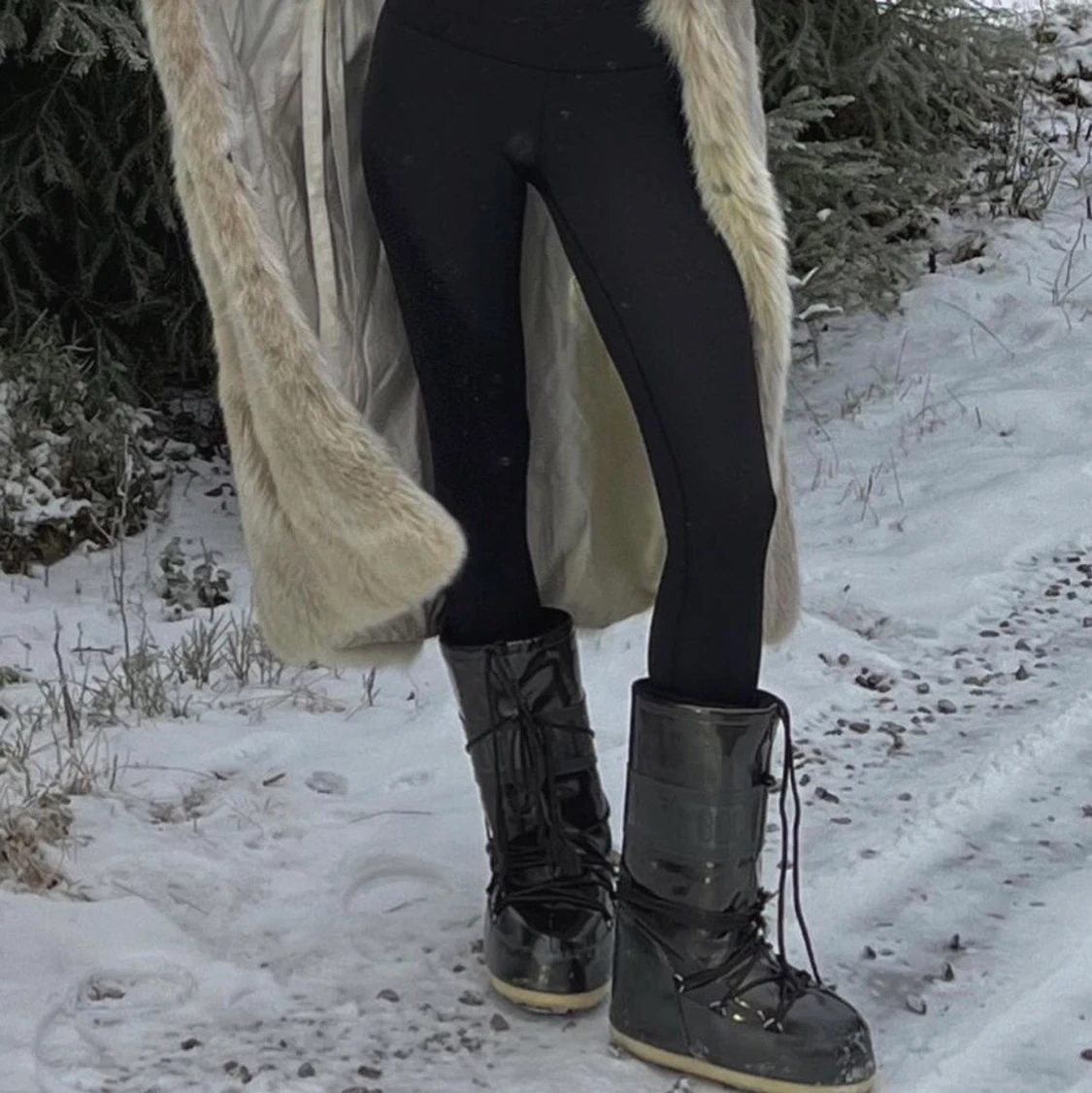 INTRESEKOLL!!! supper coola moonboots.🦛💕 - 90