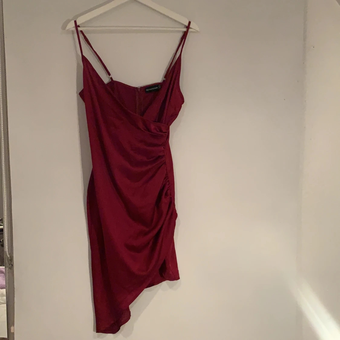 Röd/vinröd klänning - 90