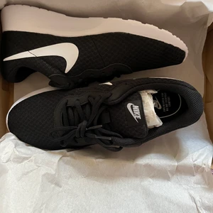 Nike skor dam  - Nike skor dam storlek 39, helt oanvända! I originalförpackning 