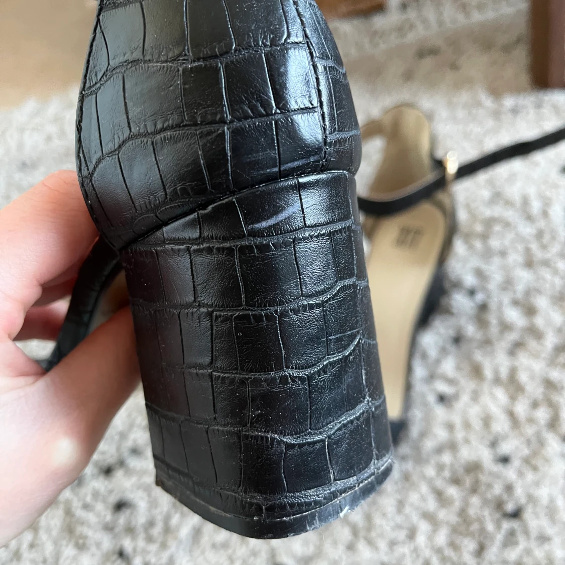 Svarta ormskinnsklackar  - 91