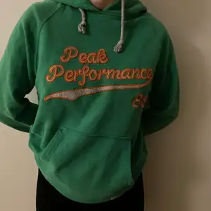 Peak performance hoodie strl S/M 