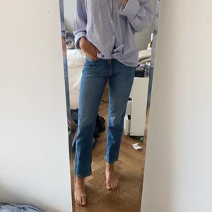 J.Lindeberg jeans - Sköna jeans från J.Lindeberg. Storleken är 24/32 men skulle säga att de är åt de mindre i storleken! 