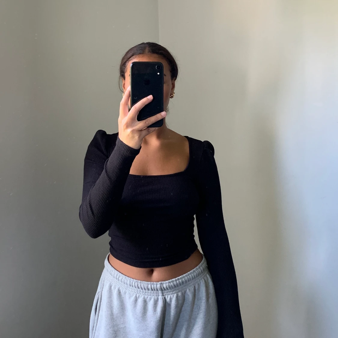 Svart ribbad långärmad tröja