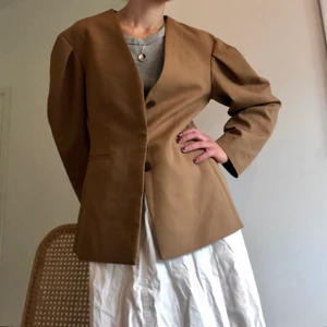 Arket Oversizekavaj  - Brunbeige oversizekavaj från Arket i storlek 36. Fint skick! 