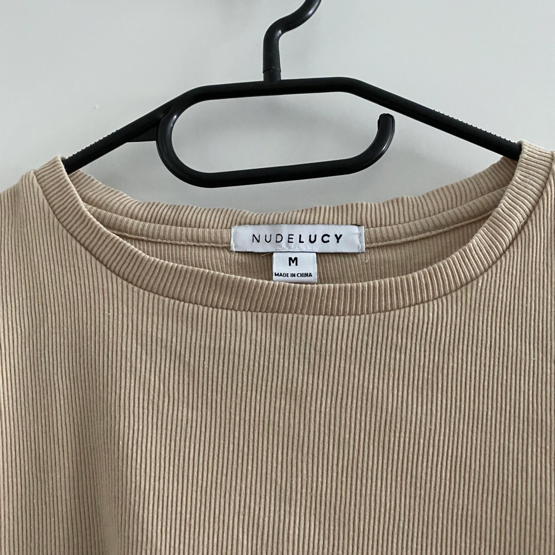 Nudelucy Beige cropped tshirt  - 90