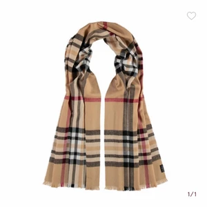 Sjal - Säljer min scarf från Lindex!!!! Nyskick