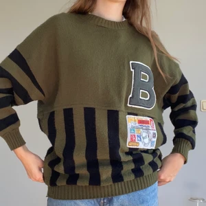 Vintage semester  - Perfekt för hösten!! Unisex! Köpt på second hand. Relativt bra skick. Skriv för fler bilder/vid intresse! 