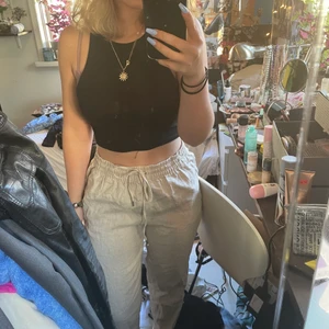 Linnebyxor - Jättefina linnebyxor! Jättebekväma och asfin passform! Ej använda då dem var för små över höfterna.