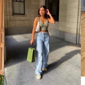 Yoko jeans monki - Monki jeans i bra skick. Jag säljer dem för att dem blivit för små:( storlek 27, motsvarar runt en storlek 36