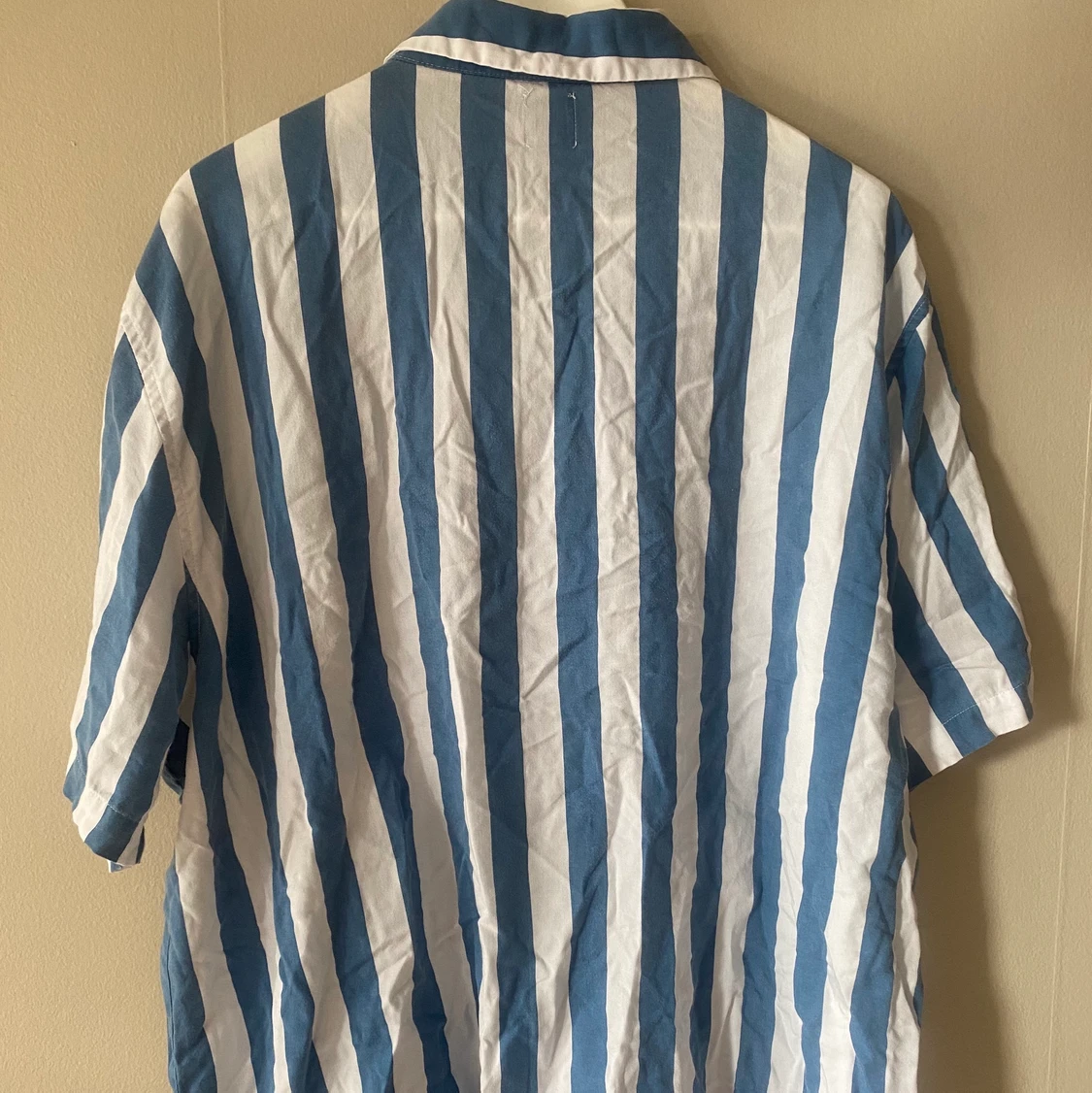 Skjorta med breda ränder  - 91