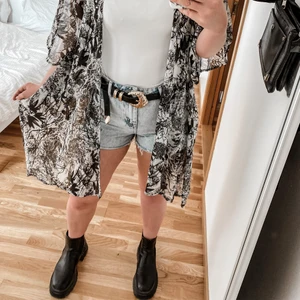 Kimono black/white - Black and white cardigan, perfect for the beach or a festival!Shorts can be bought as well:)