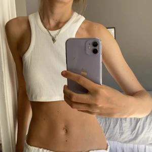 Oanvänd topp - Helt ny topp med lappen kvar från Nakd