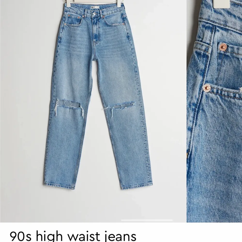 Jeansen är i jätte bra skick och är jätte fina, när jag köpte jeansen kostade dom 600kr men säljer dom för 200kr plus frakt🌟. Jeans & Byxor.