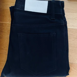 Acne Jeans Hex Cash - Gammal favorit from Acne Studios som inte säljs längre. Knappt använda. Stl 26/32