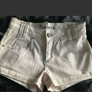 Puder rosa Fornarina shorts - Helt nya Fornarina shorts, nypris 1200 kr 