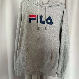 Fila - Hoodie i strl M🤍 Köparen står för frakten
