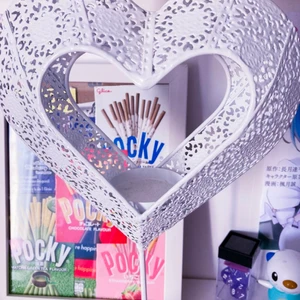 Ljus hållare  - Hjärtformad ljushållere i metal, köparen står för frakt❤️