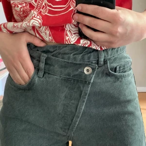 Jeans - Snygga gråa jeans från asos 🥰
