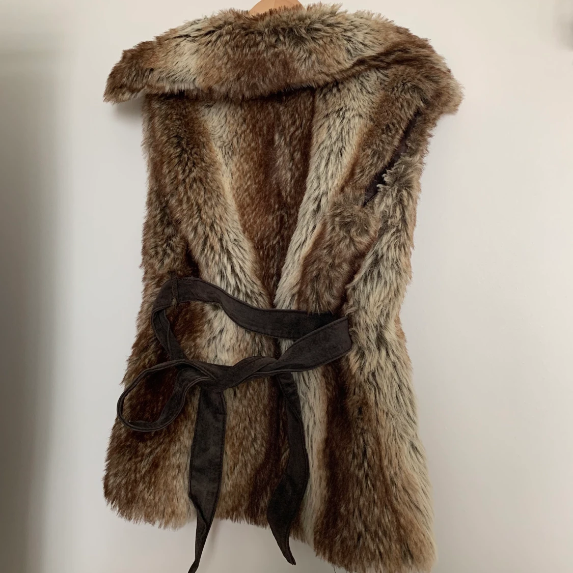 Saki fusk-päls väst  - 90