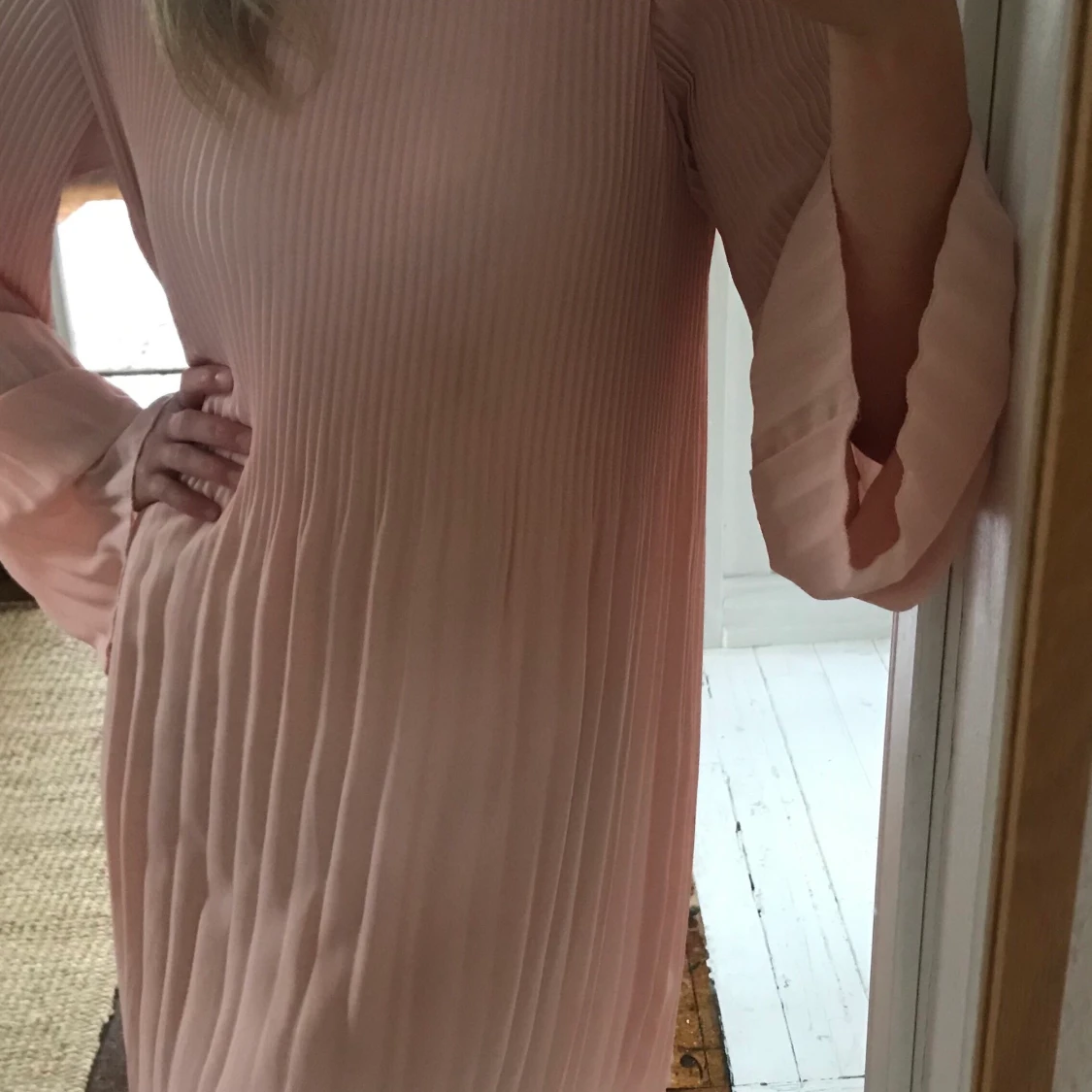 Plisserad klänning - 91