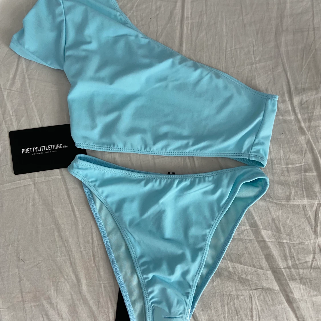 PRETTY LITTLE THING BIKINI (helt oanvänd)