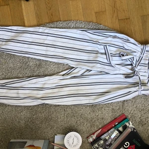 Kostymbyxor  - Säljer dom här jättefina kostymbyxorna från Newyorker då de inte längre kommer till användning. Endast använda några få gånger. 