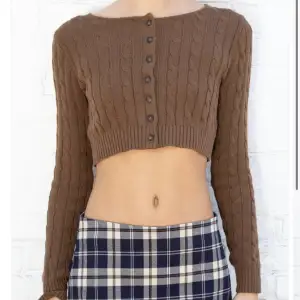 Helt oanvänd kofta från Brandy melville.  Pris på hemsida 399kr mitt pris 249kr