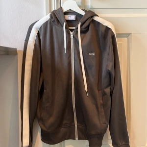 Ami zip Hoodie  - Använt Max 10 gånger 