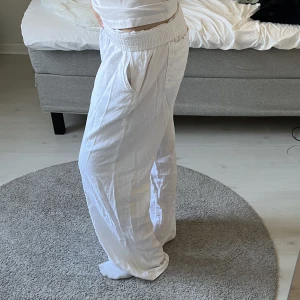 Linnebyxor - Säljer dessa as snygga linnebyxor från lager 157 i storlek M då dom är för långa för mig💕de är helt oanvända!!!